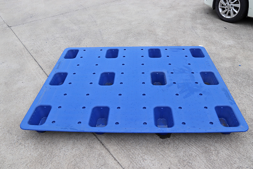 2016吹塑九脚托盘